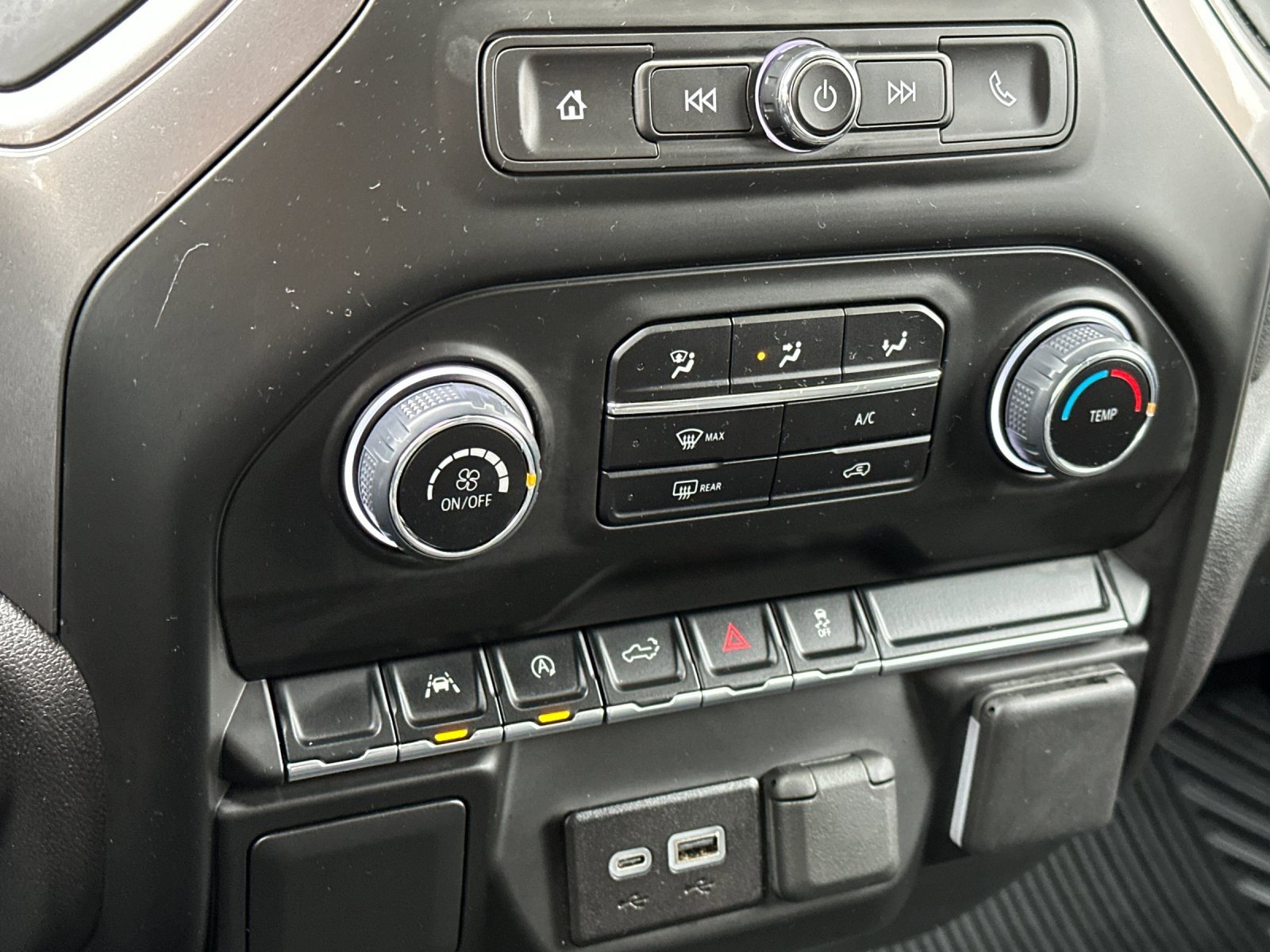 Used 2025 Chevrolet Silverado 1500 Custom image 22