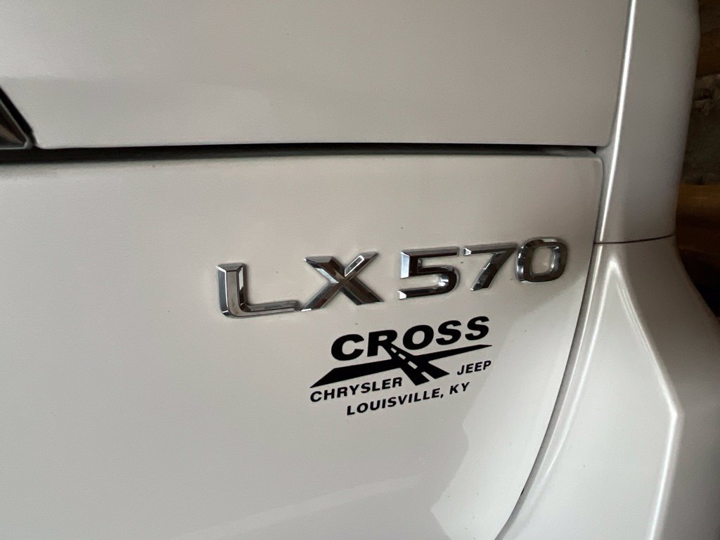Used 2019 Lexus LX 570 4WD w/ Luxury Package image 19