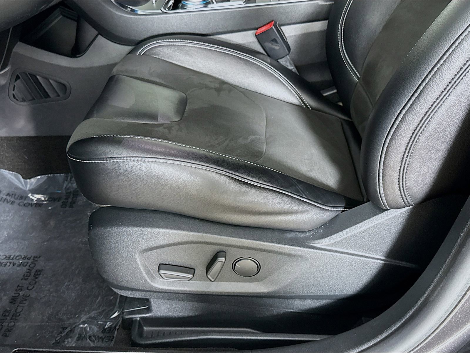 Used 2020 Ford Edge ST image 20