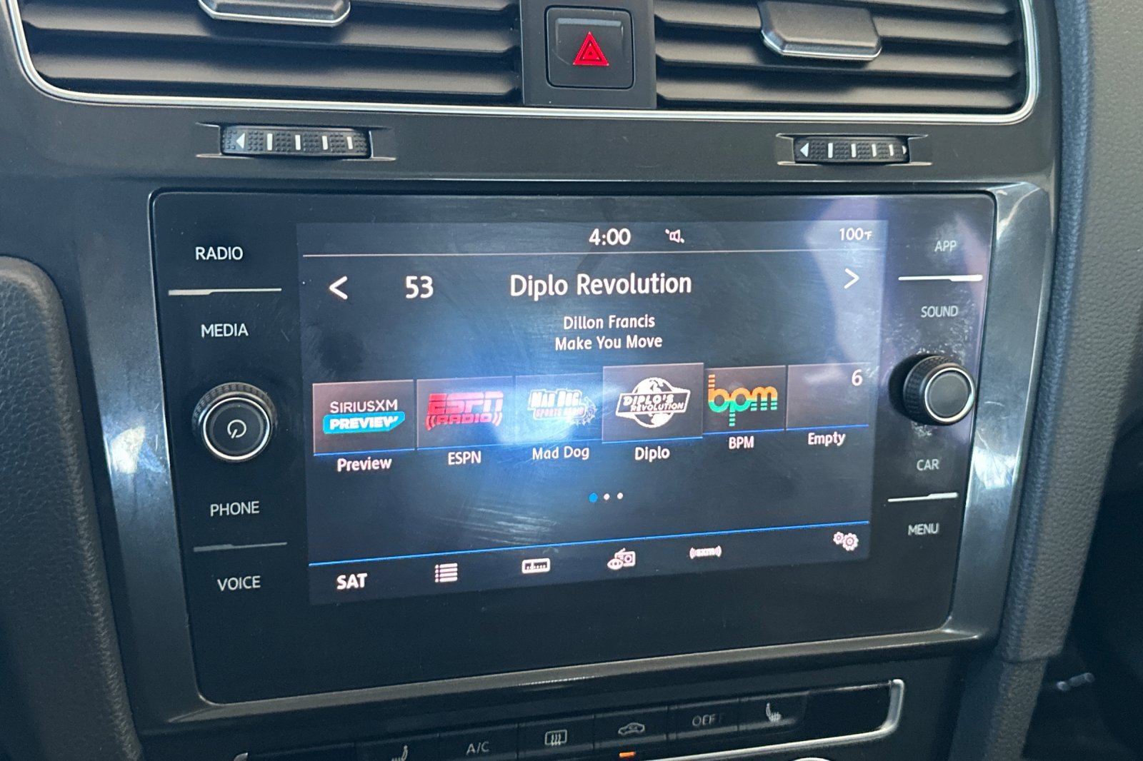 Used 2019 Volkswagen Golf SE w/ Driver Assistance Package FWD image 18