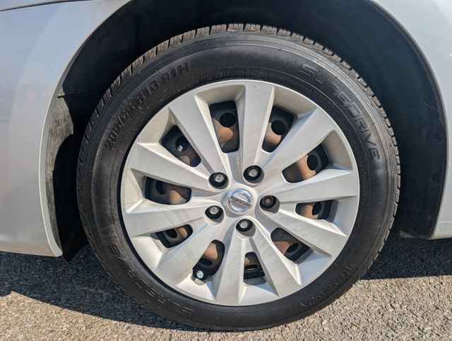 Used 2017 Nissan Sentra SV FWD image 28
