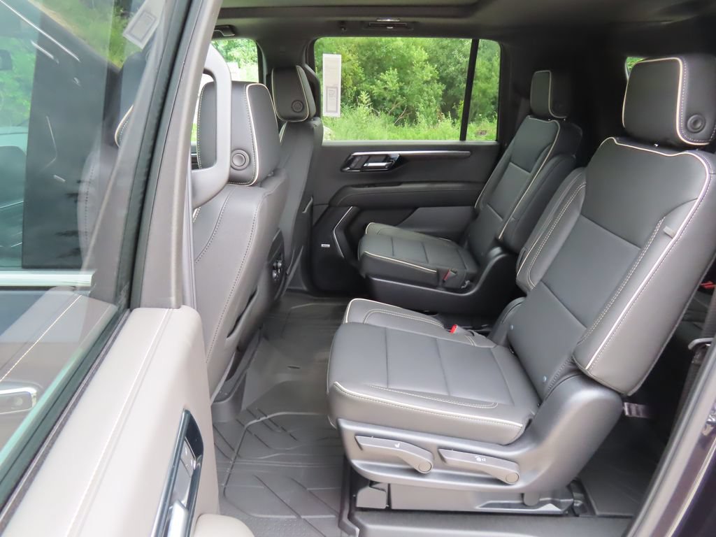 New 2026 Chevrolet Suburban Premier w/ Sun And Tow Package AWD/4WD image 28