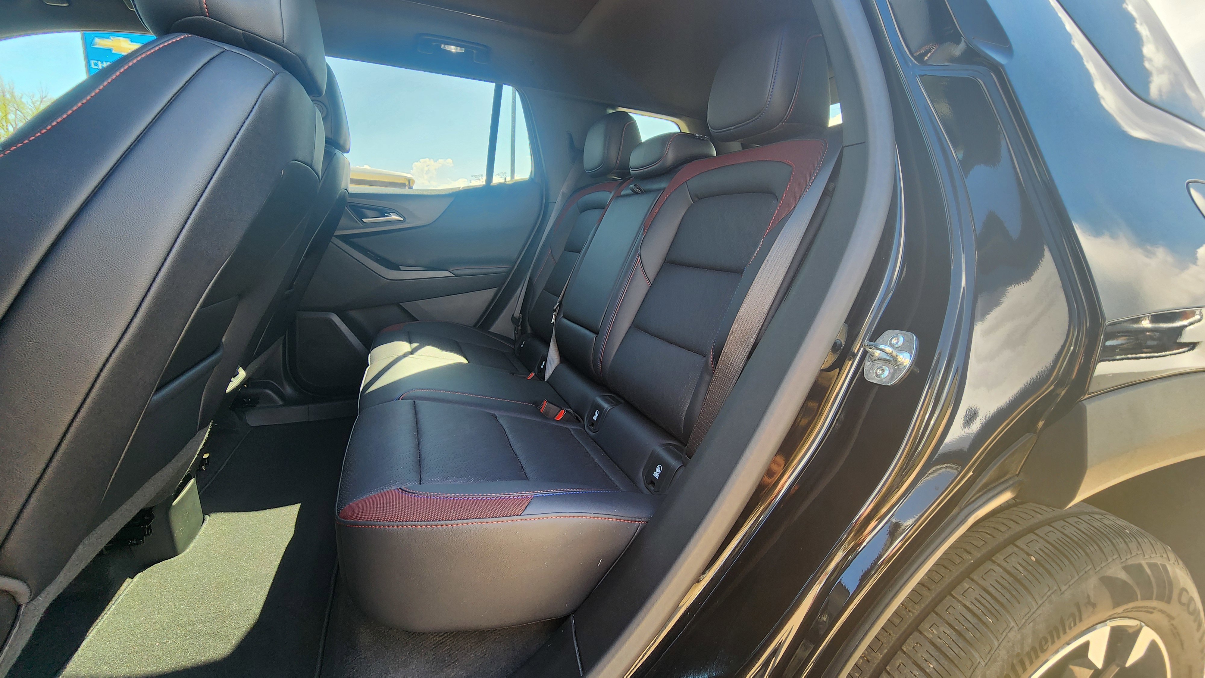 Used 2025 Chevrolet Equinox RS w/ Safety and Technology Package AWD/4WD image 17