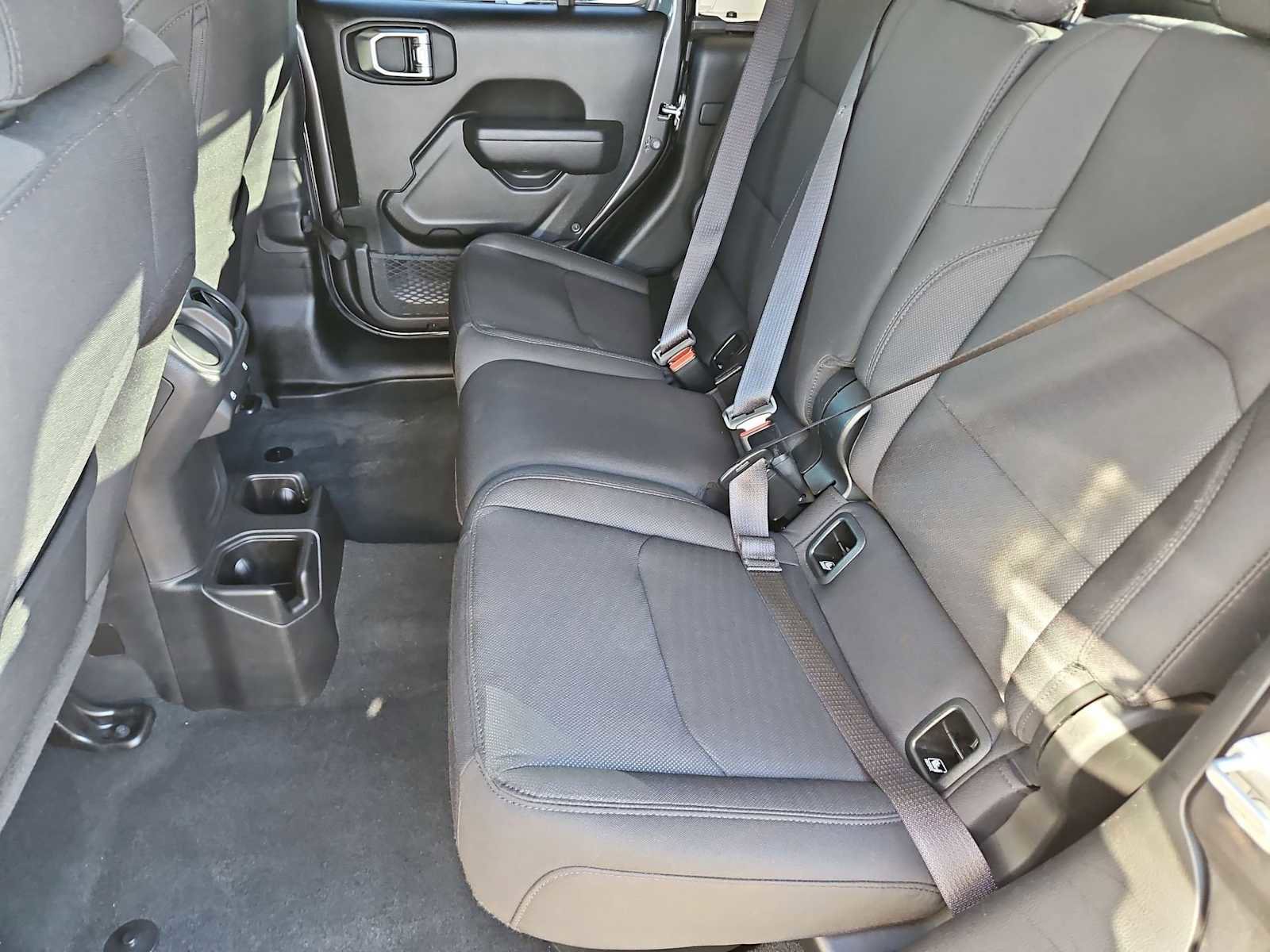 Used 2022 Jeep Gladiator Sport image 18