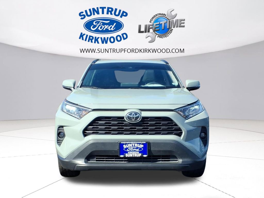 Used 2021 Toyota RAV4 XLE Premium image 31