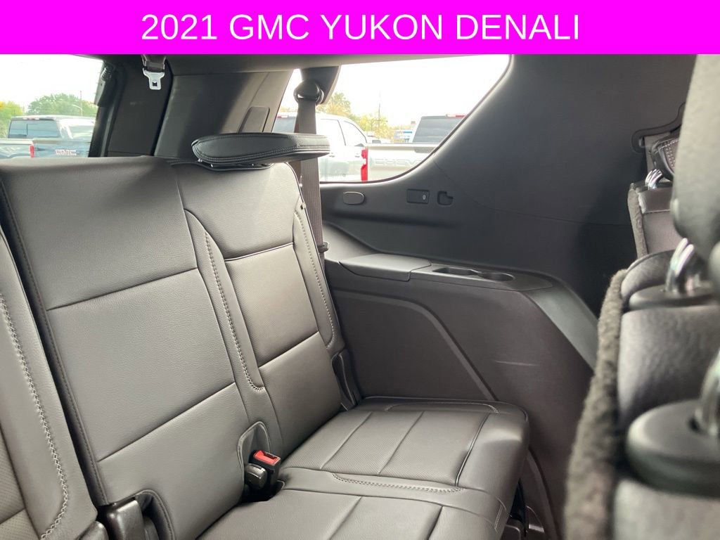 Used 2021 GMC Yukon Denali w/ Denali Premium Package image 14