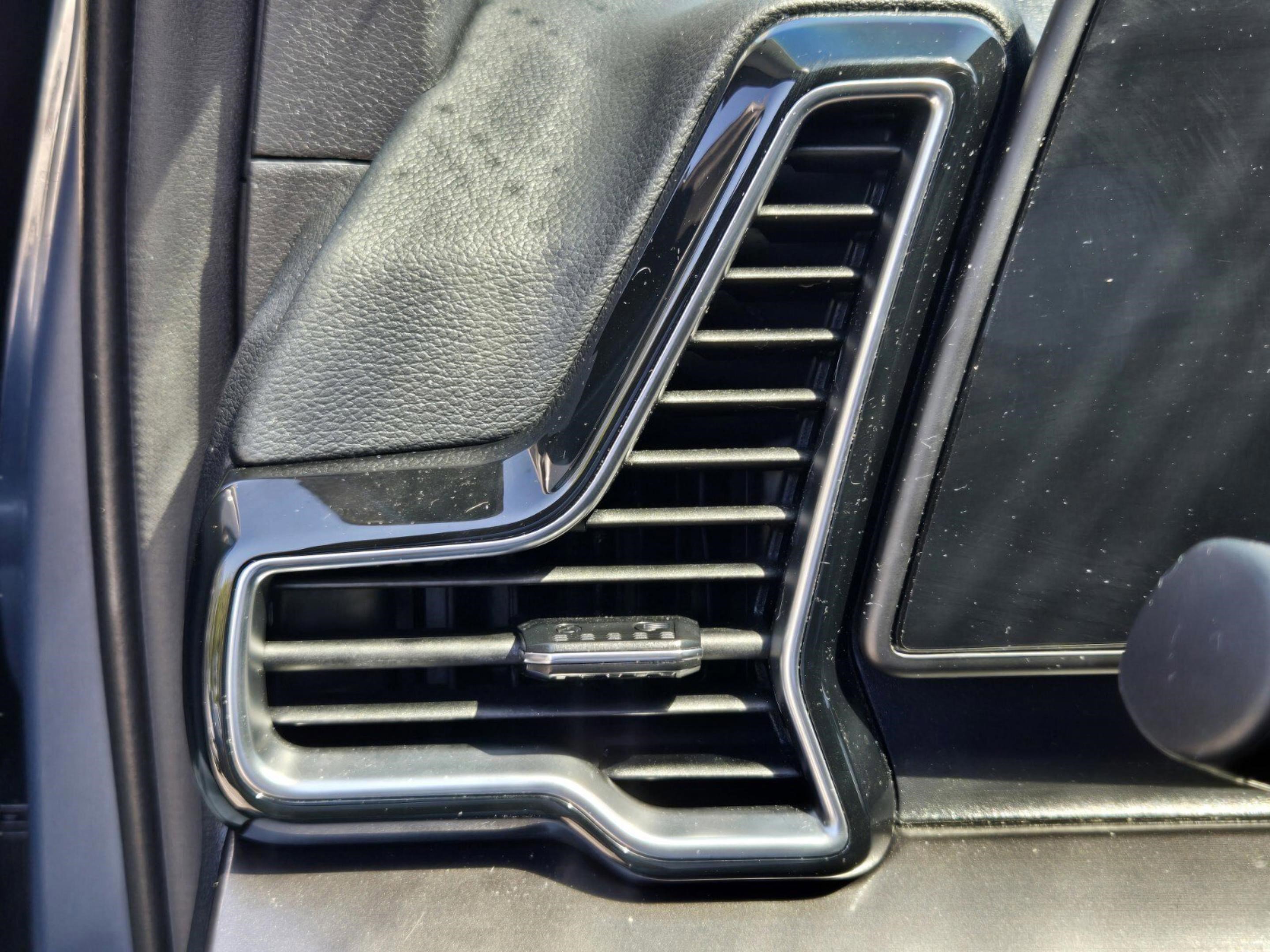 Used 2024 Kia Sportage EX image 52