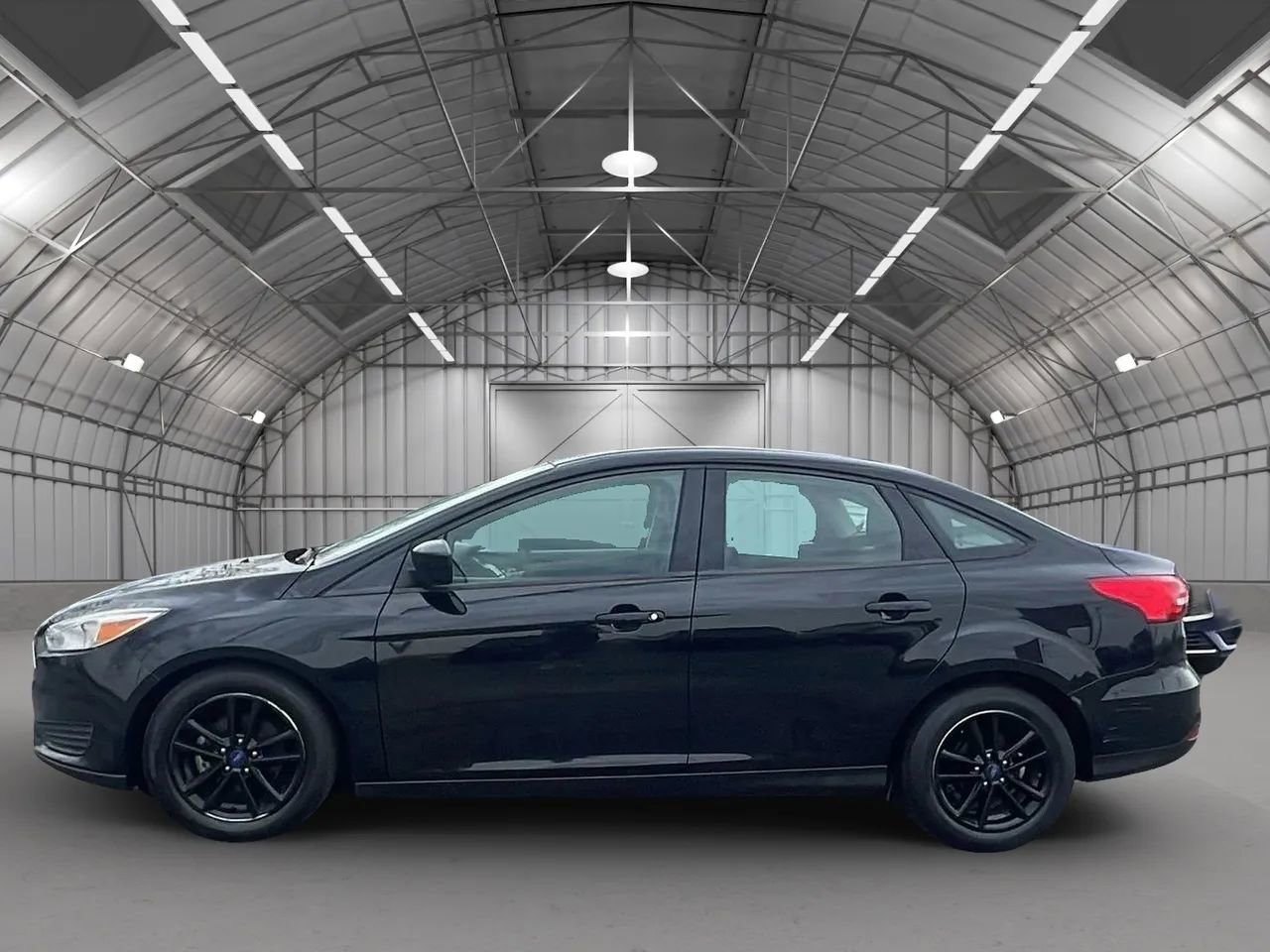 Used 2018 Ford Focus SE image 2