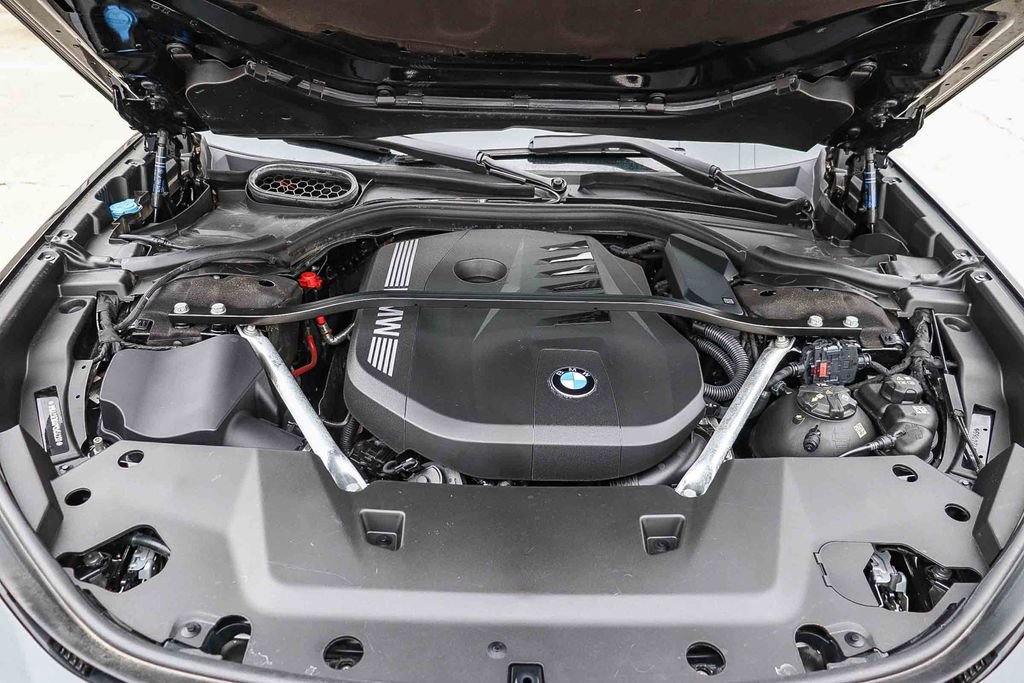 Used 2023 BMW 740i w/ Parking Assistance Package image 31