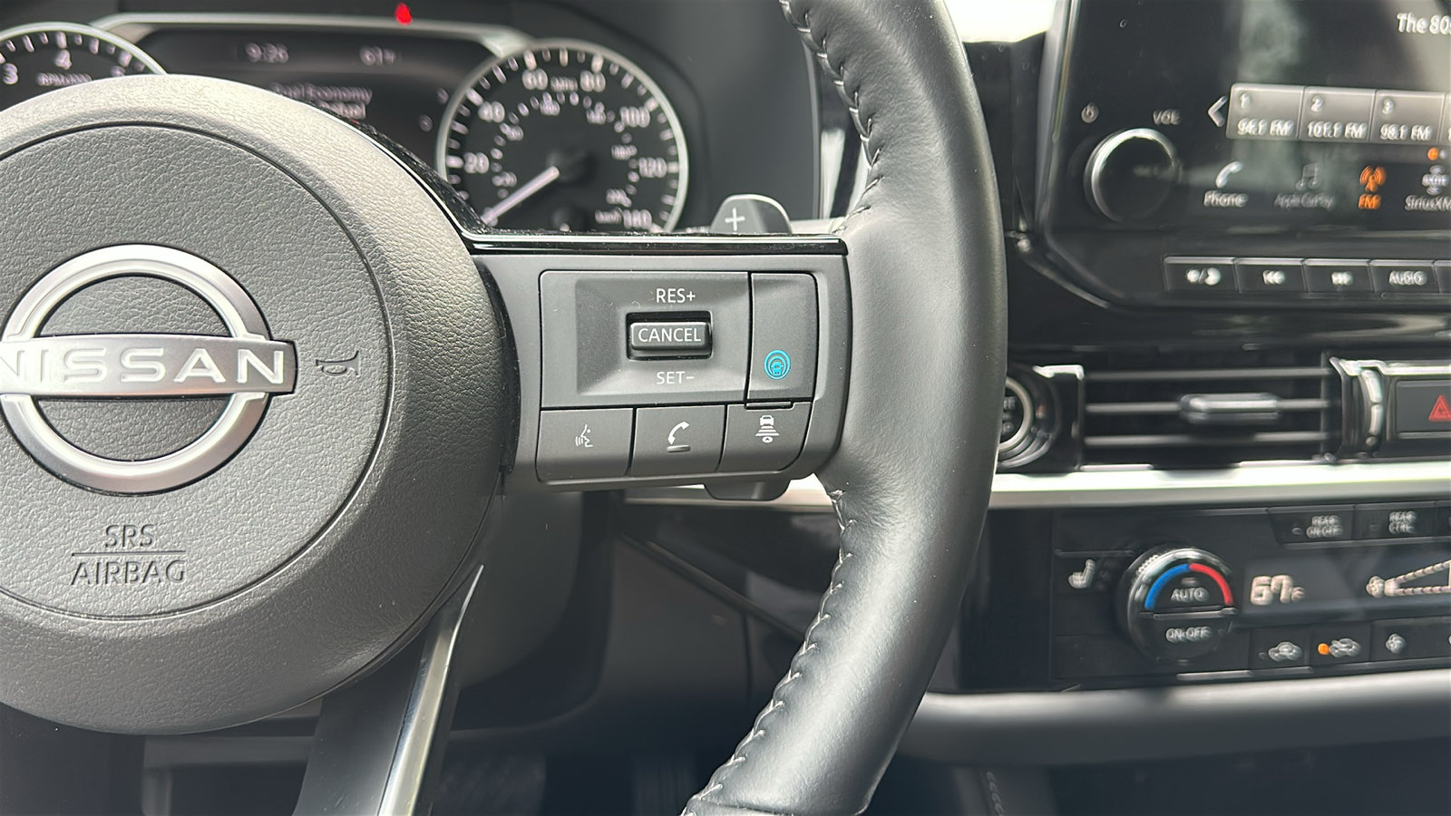 Used 2024 Nissan Pathfinder SL AWD/4WD image 15