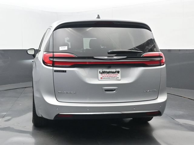 Used 2026 Chrysler Pacifica Limited FWD image 19