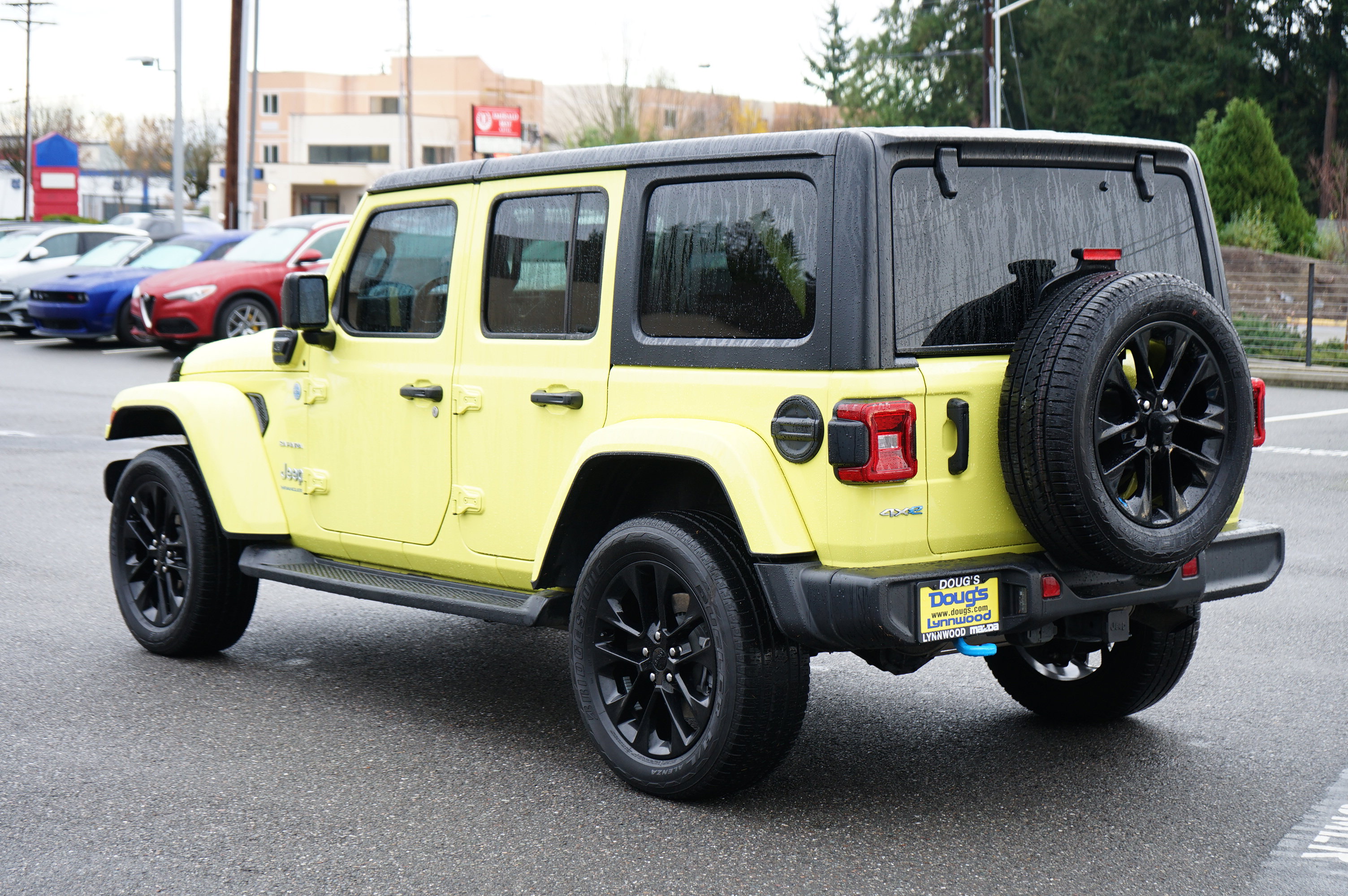 Used 2023 Jeep Wrangler Sahara w/ Cold Weather Group AWD/4WD image 7