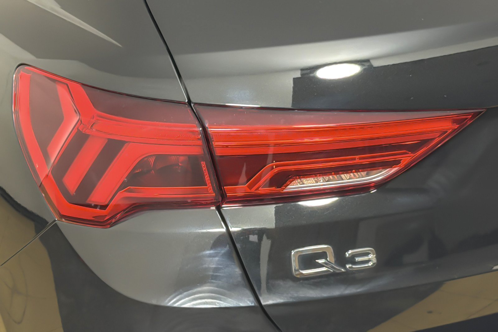 Used 2023 Audi Q3 2.0T Premium w/ Convenience Package AWD/4WD image 26