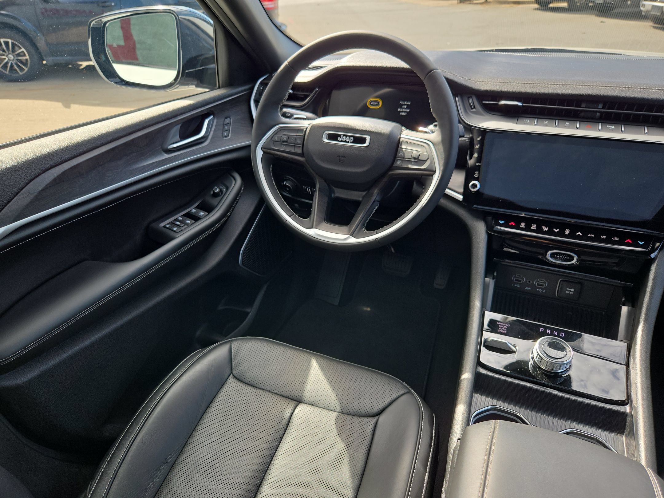 Used 2026 Jeep Grand Cherokee Limited AWD/4WD image 9
