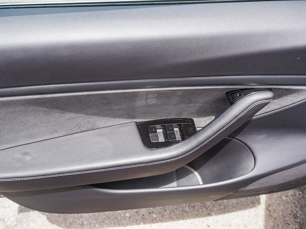 Used 2018 Tesla Model 3 Long Range RWD image 18