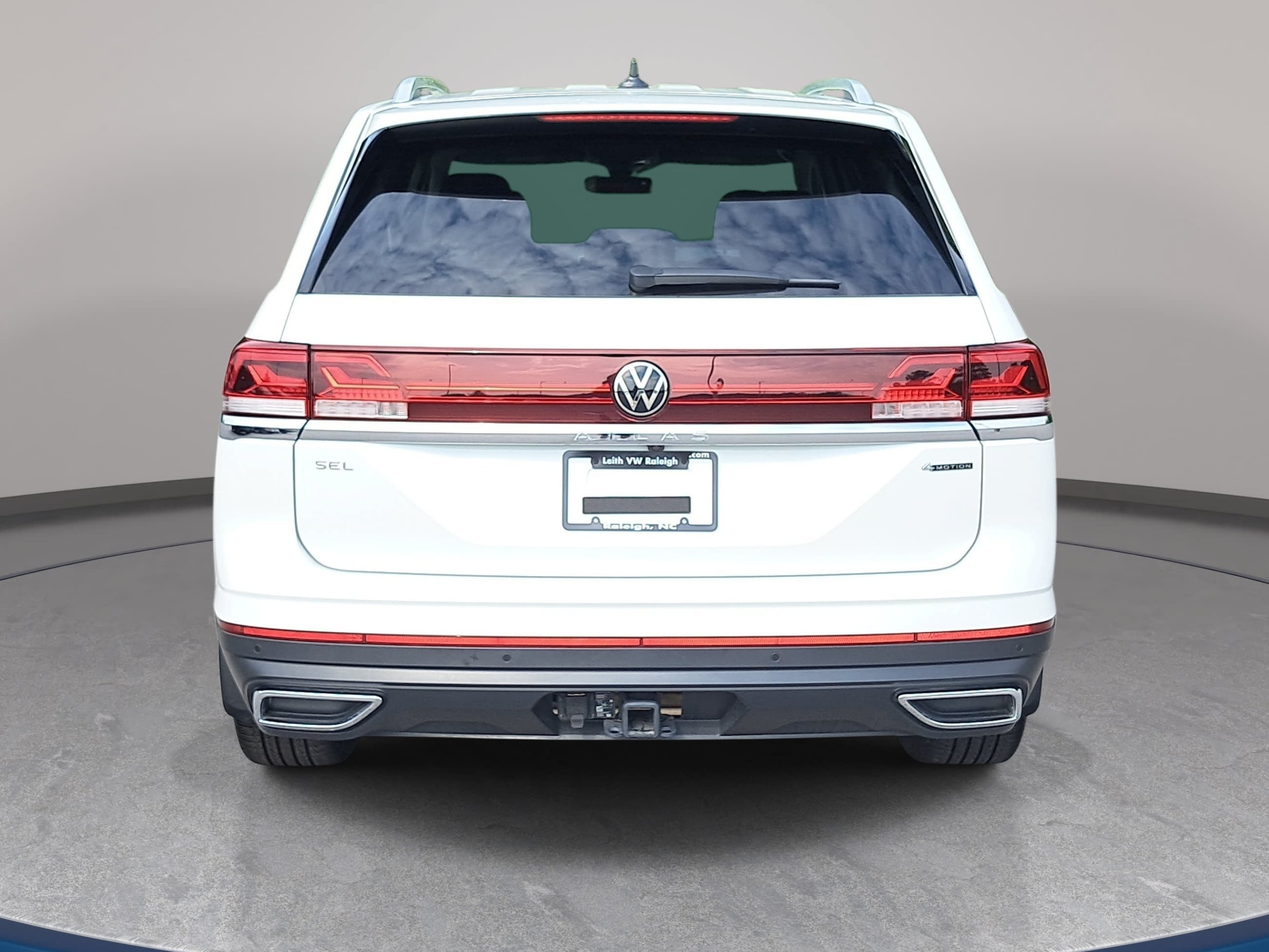Used 2024 Volkswagen Atlas SEL AWD/4WD image 6
