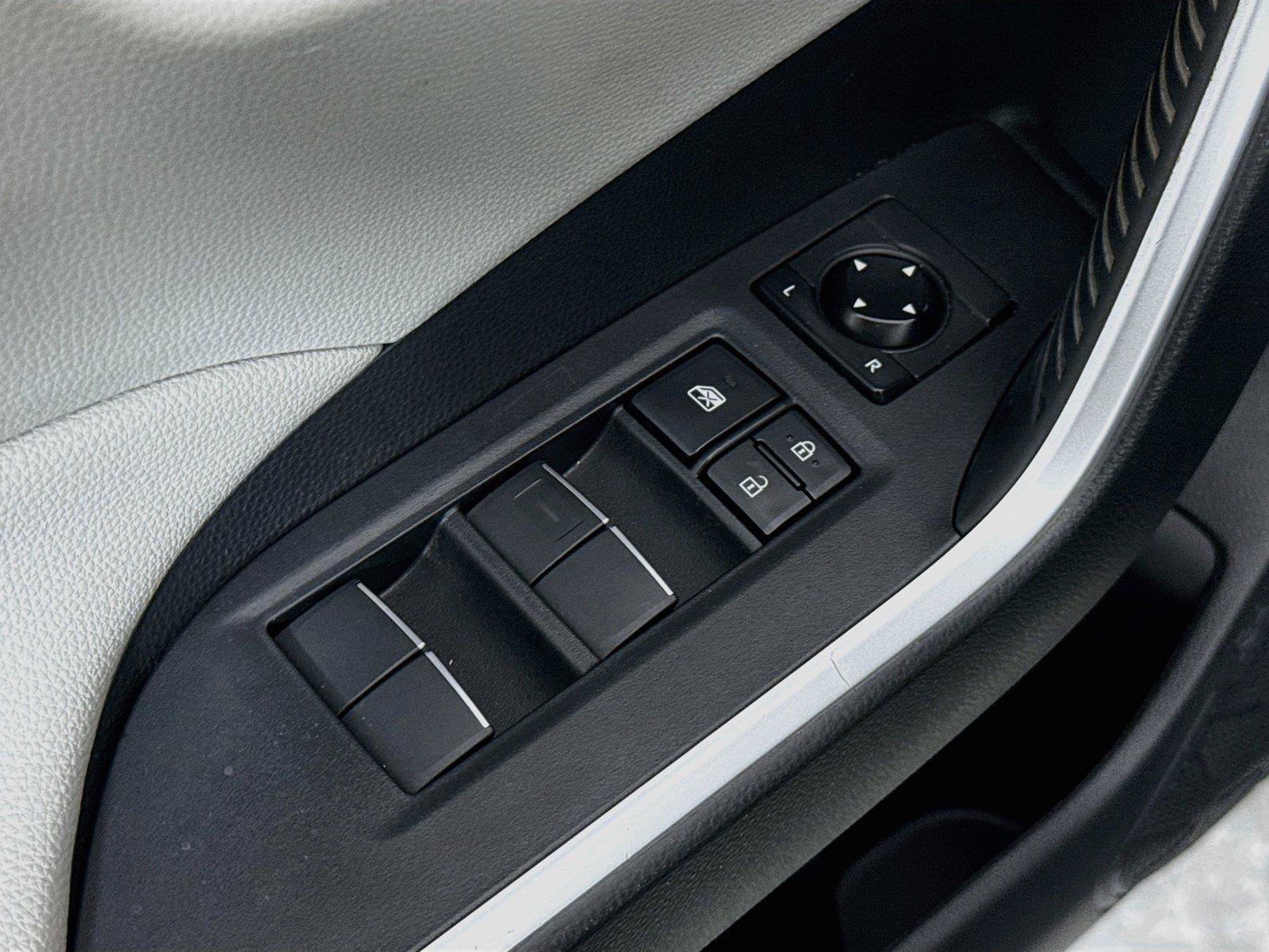 Certified 2021 Toyota RAV4 XLE Premium AWD/4WD image 29