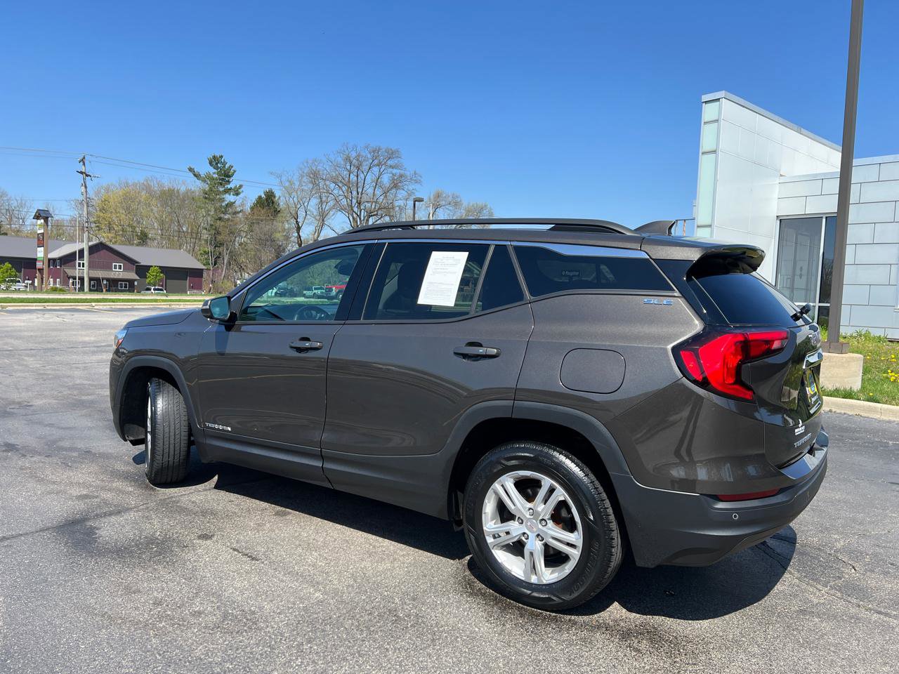 Used 2019 GMC Terrain SLE w/ Driver Convenience Package AWD/4WD image 3