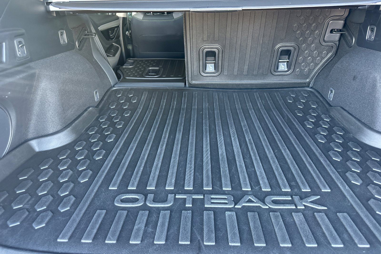 Used 2025 Subaru Outback Onyx Edition image 16