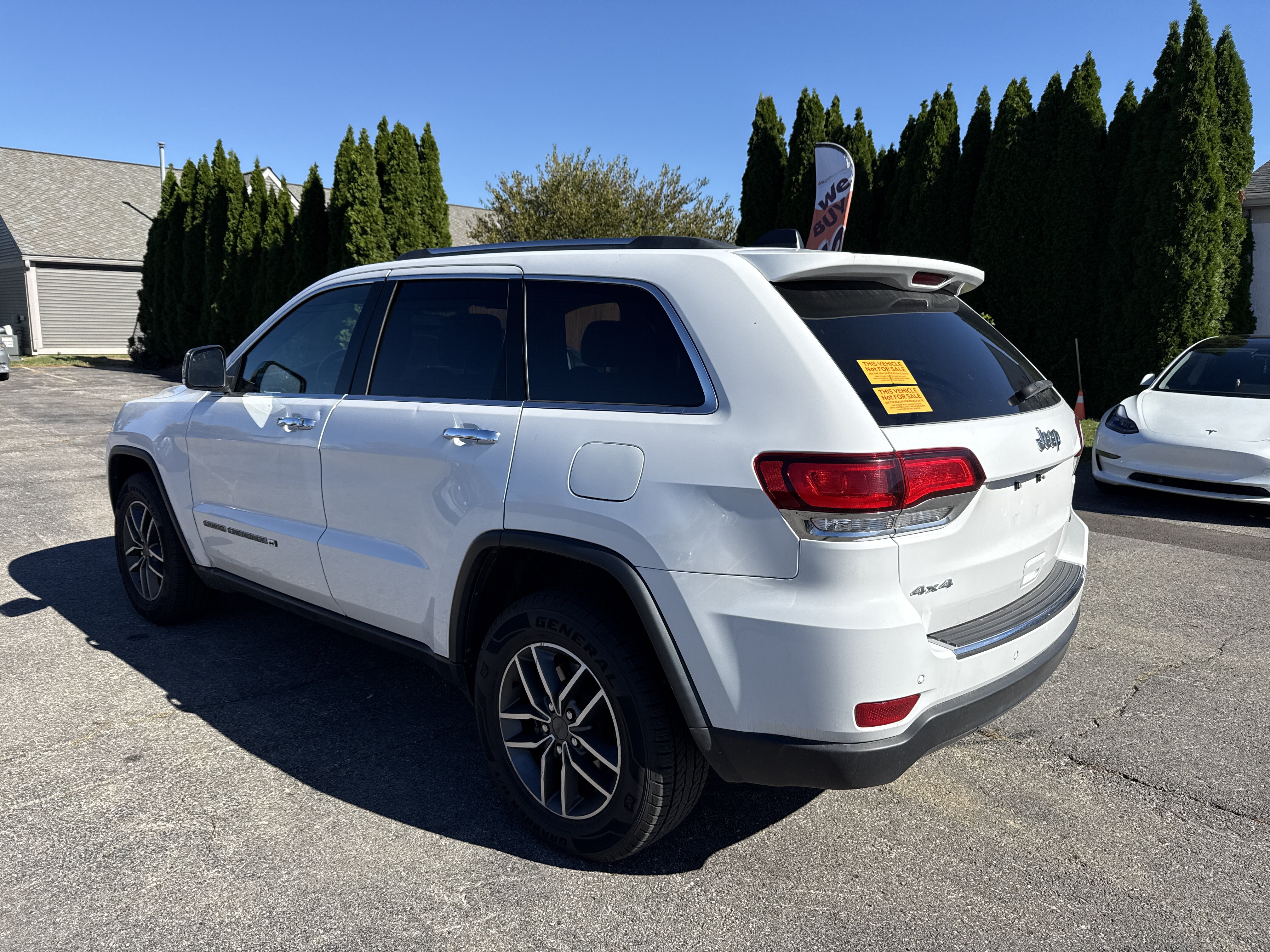 Used 2022 Jeep Grand Cherokee Limited AWD/4WD image 2