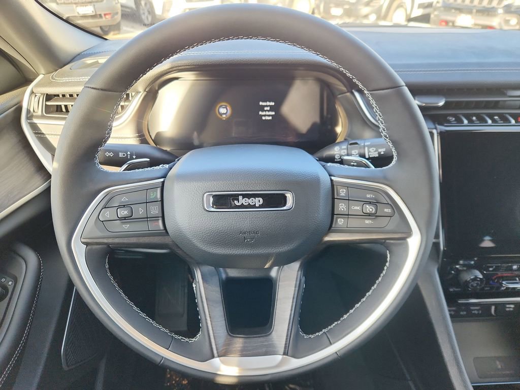 New 2025 Jeep Grand Cherokee Limited w/ Luxury Tech Group II image 14