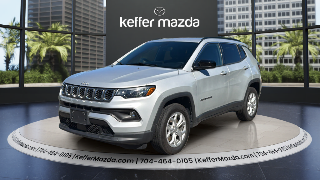 Used 2024 Jeep Compass Latitude AWD/4WD image 3