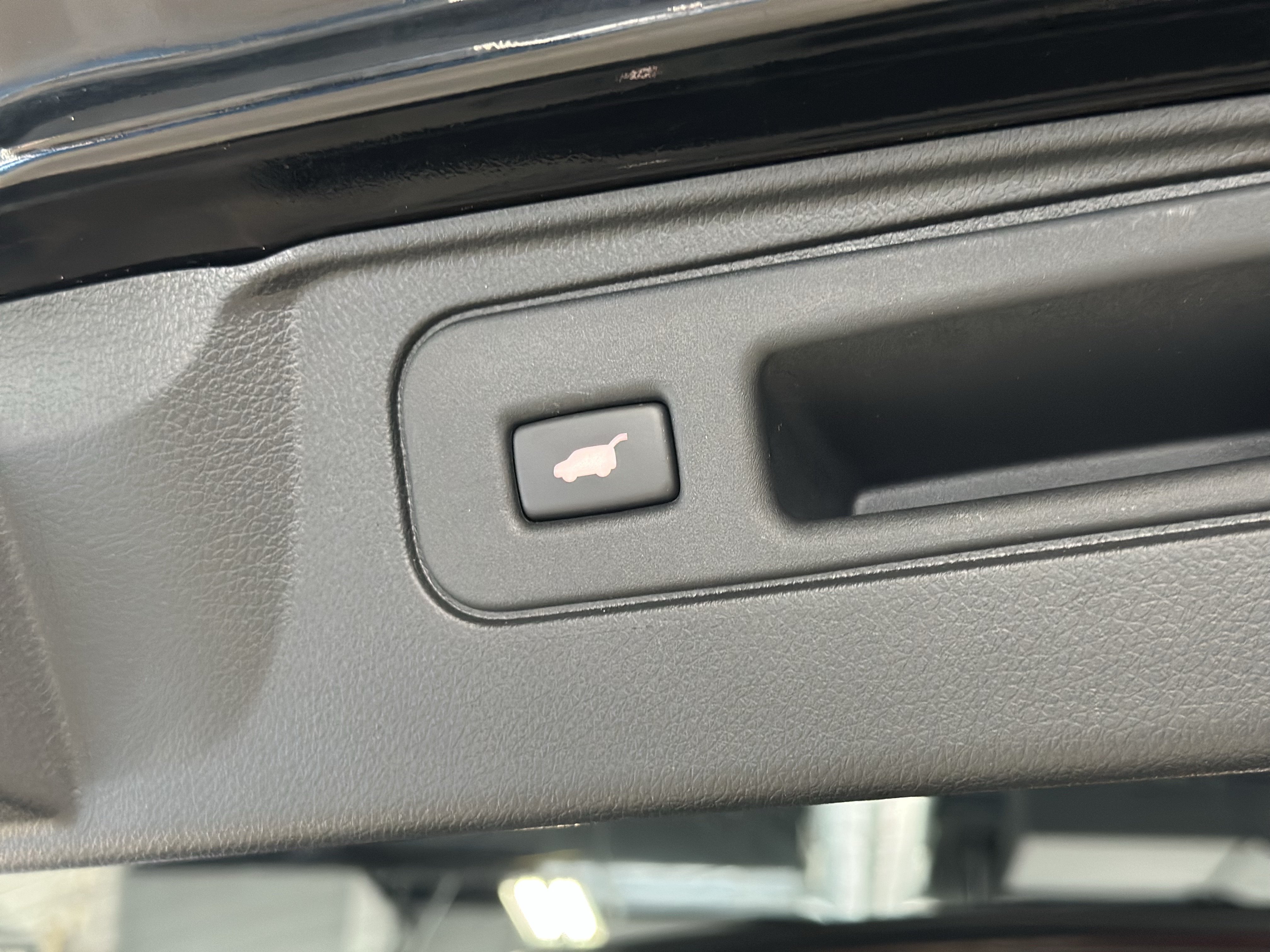 Used 2023 Honda Passport EX-L image 8