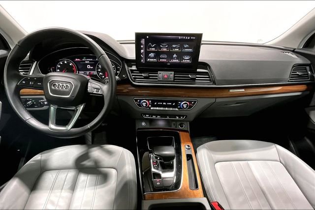 Used 2023 Audi Q5 2.0T Premium w/ Convenience Package image 14