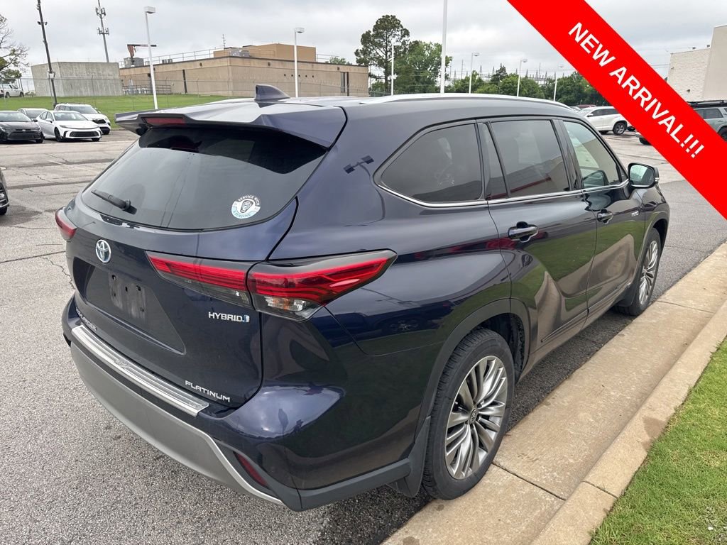 Used 2021 Toyota Highlander Platinum AWD/4WD image 4