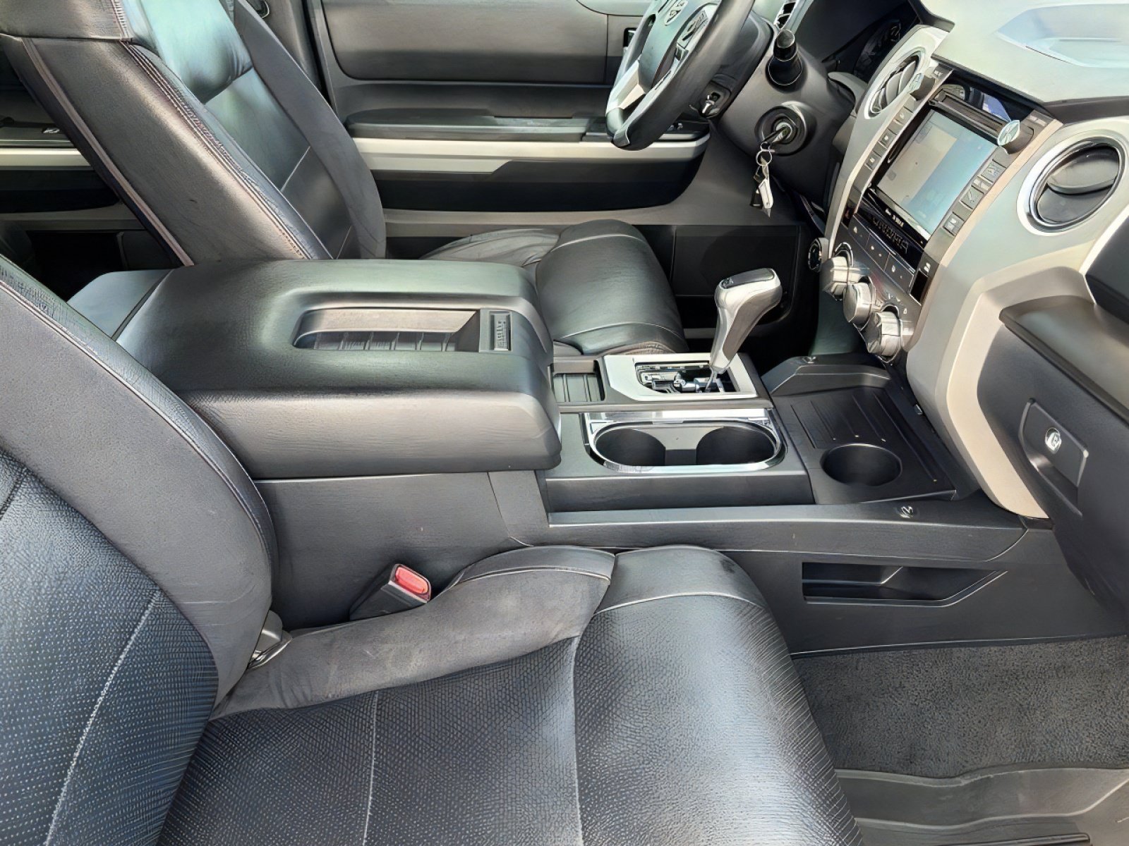 Used 2018 Toyota Tundra SR5 w/ SR5 Upgrade Package AWD/4WD image 11