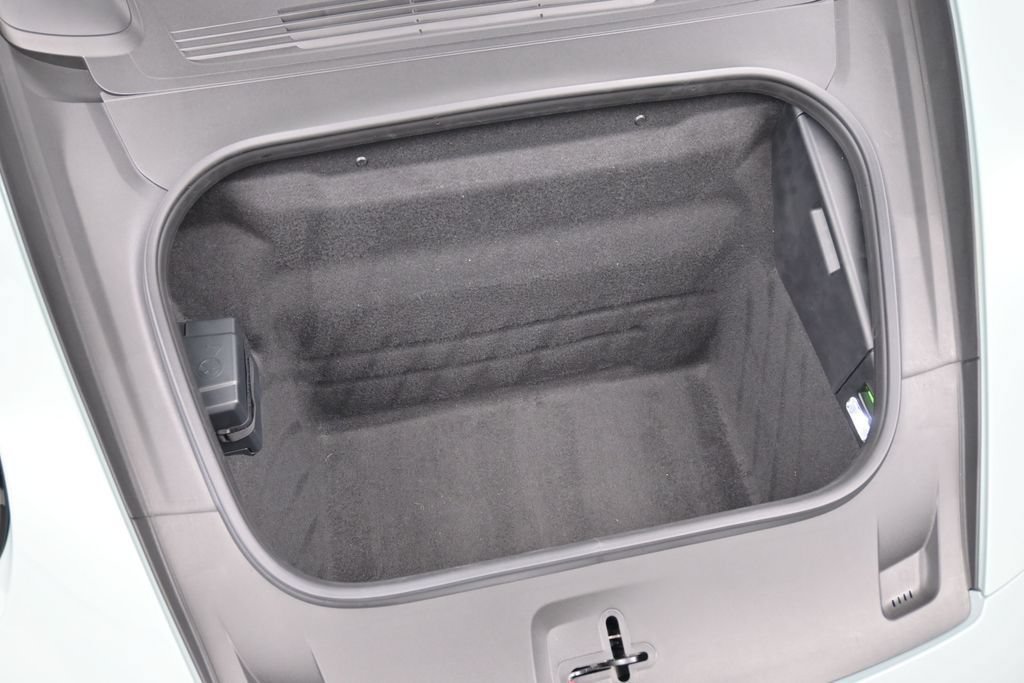 Certified 2025 Porsche 911 Carrera RWD image 30