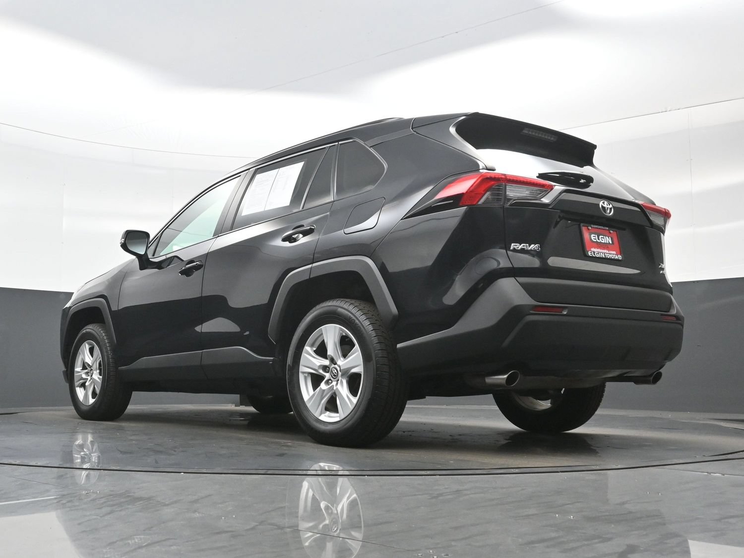 Used 2020 Toyota RAV4 XLE AWD/4WD image 29