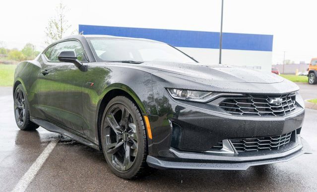 Used 2023 Chevrolet Camaro LT w/ RS Package RWD image 4