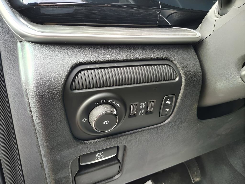 Used 2022 Jeep Wagoneer Series III w/ Flexible Seating Group AWD/4WD image 16