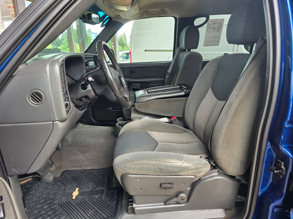 Used 2004 Chevrolet Avalanche Z71 w/ Preferred Equipment Group AWD/4WD image 4