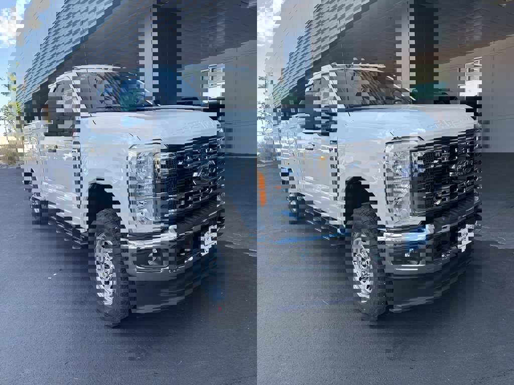 New 2025 Ford F350 XL w/ XL Chrome Package