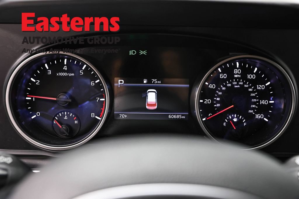 Used 2022 Kia Carnival LX image 18