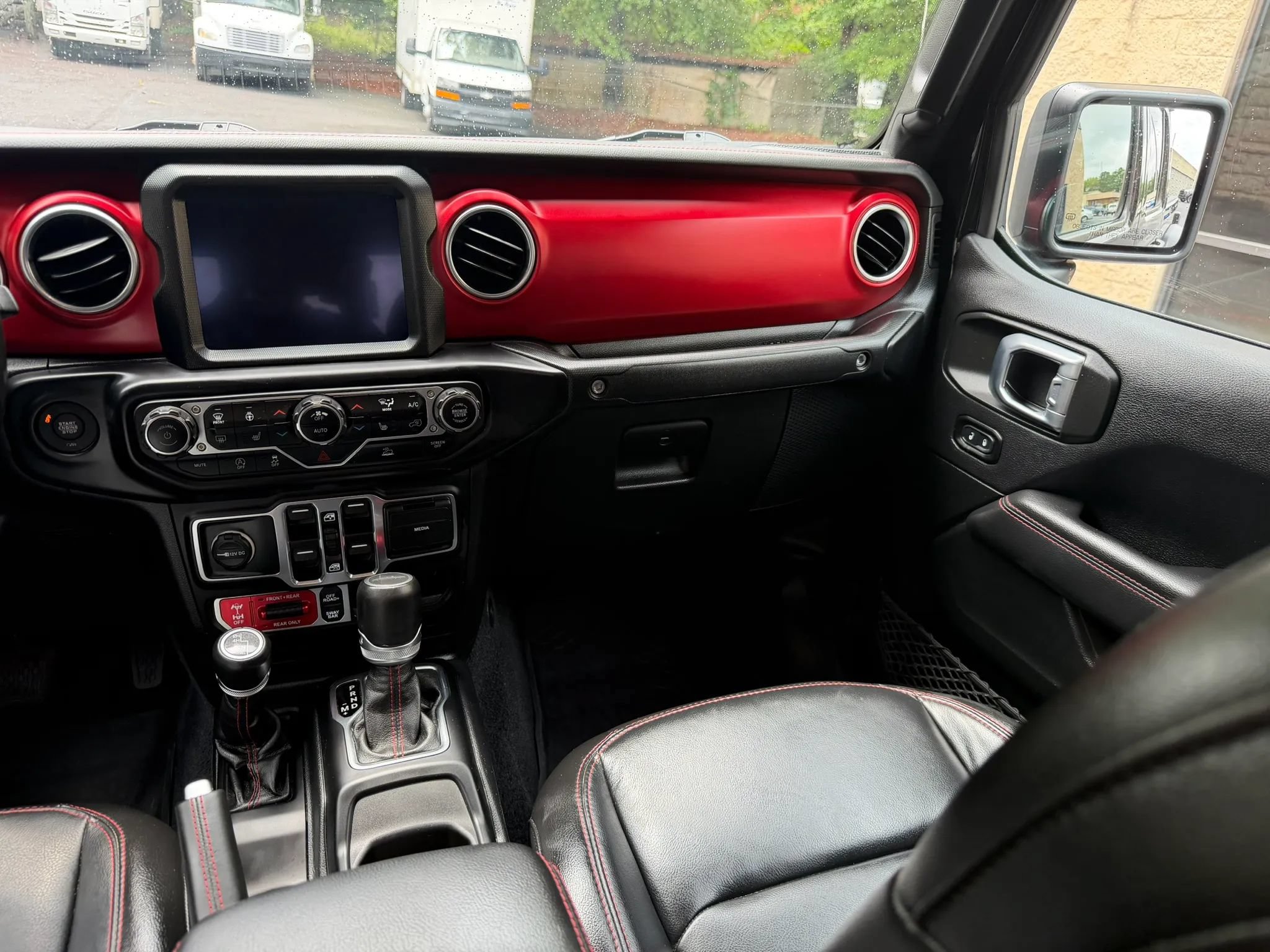Used 2023 Jeep Gladiator Rubicon w/ Cold Weather Group AWD/4WD image 13