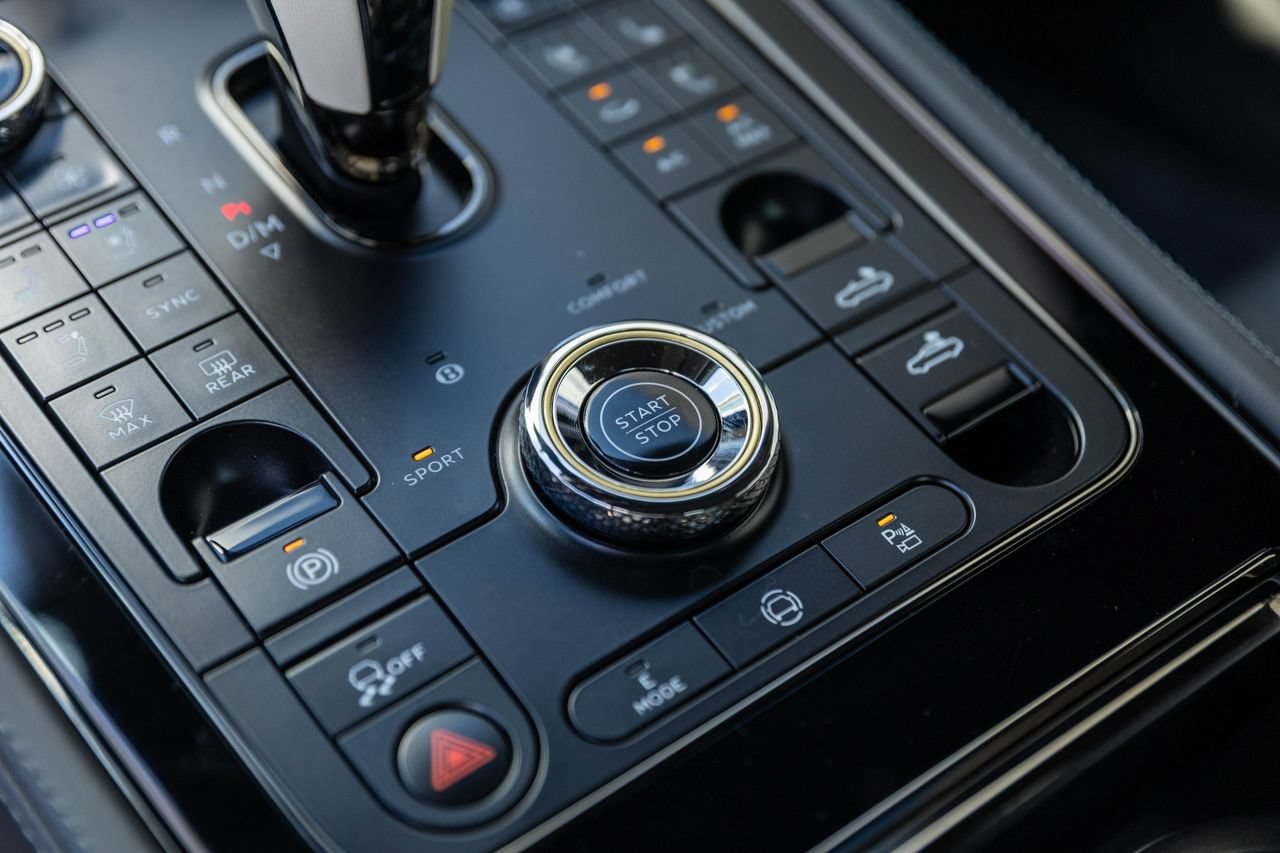 Certified 2025 Bentley Continental GTC AWD/4WD image 36