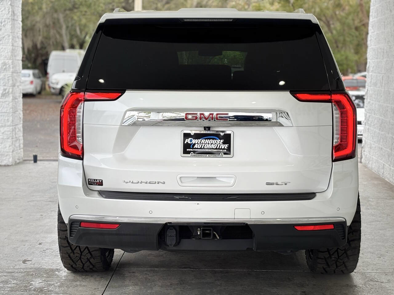 Used 2022 GMC Yukon XL SLT w/ SLT Luxury Package image 8