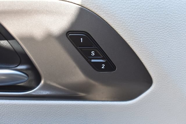 Used 2024 Chrysler Pacifica Touring-L FWD image 12