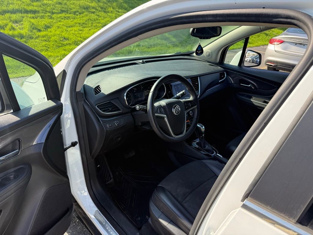 Used 2022 Buick Encore Preferred w/ Safety Package AWD/4WD image 7