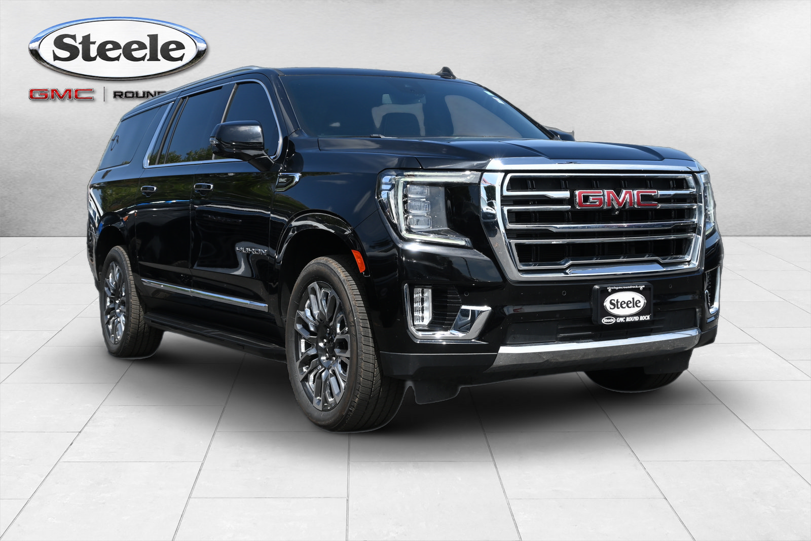 Certified 2024 GMC Yukon XL SLT w/ SLT Luxury Package AWD/4WD image 3