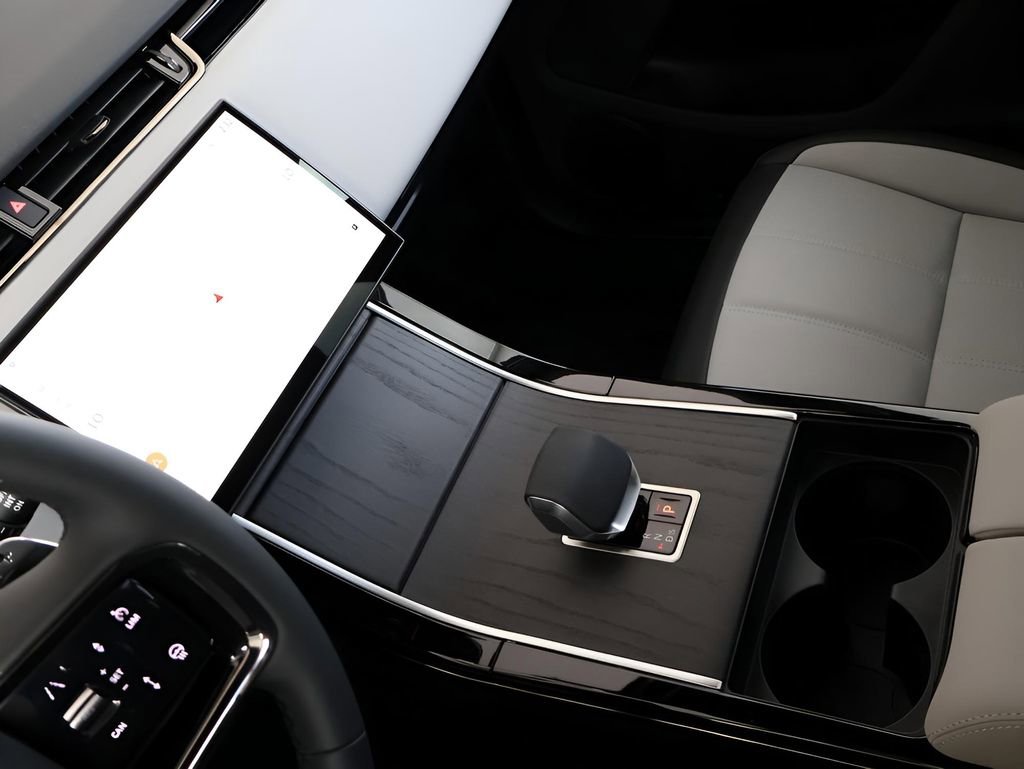 New 2026 Land Rover Range Rover Evoque Dynamic SE image 39