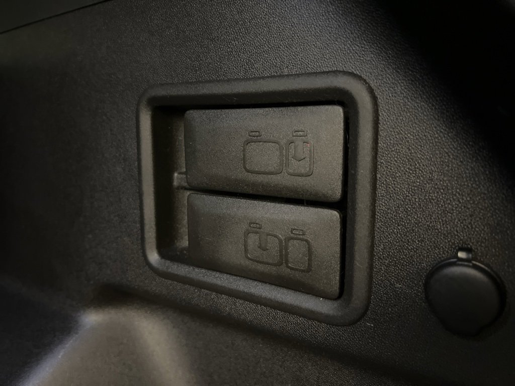 Used 2018 Chevrolet Equinox LT image 32