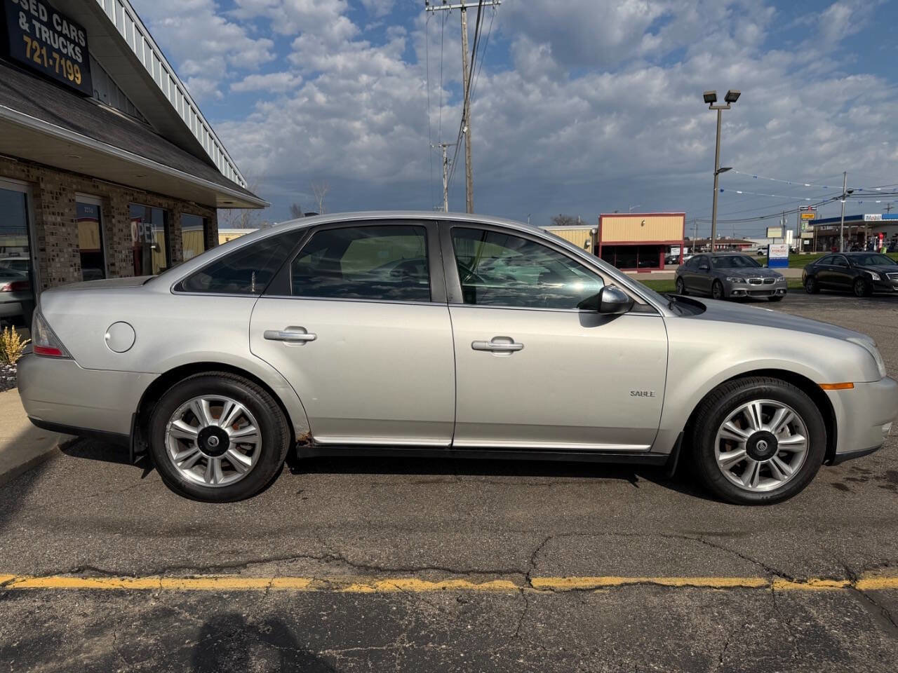 Used 2008 Mercury Sable Premier FWD image 2