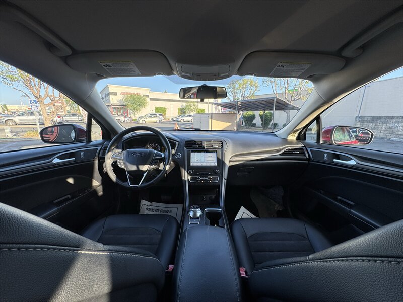 Used 2018 Ford Fusion SE w/ Equipment Group 201A FWD image 34