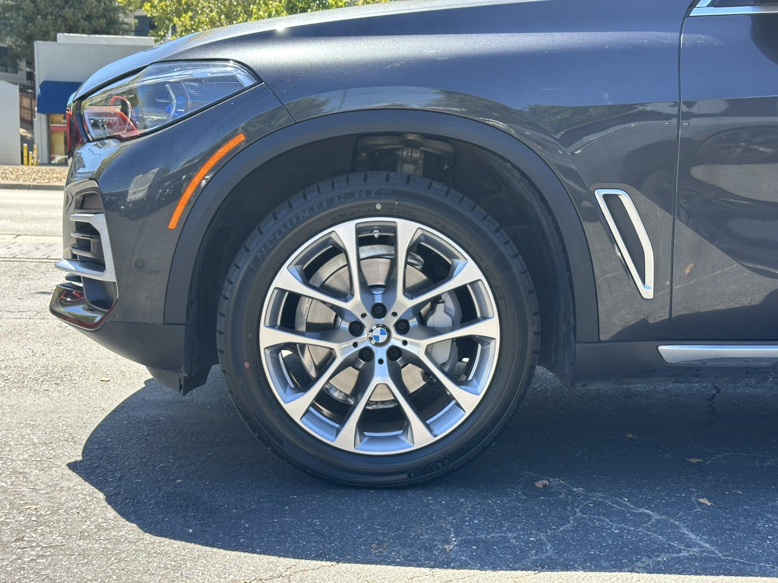 Used 2022 BMW X5 xDrive40i w/ Executive Package AWD/4WD image 12