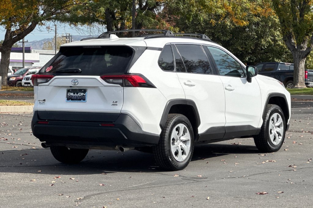 Used 2021 Toyota RAV4 LE AWD/4WD image 6