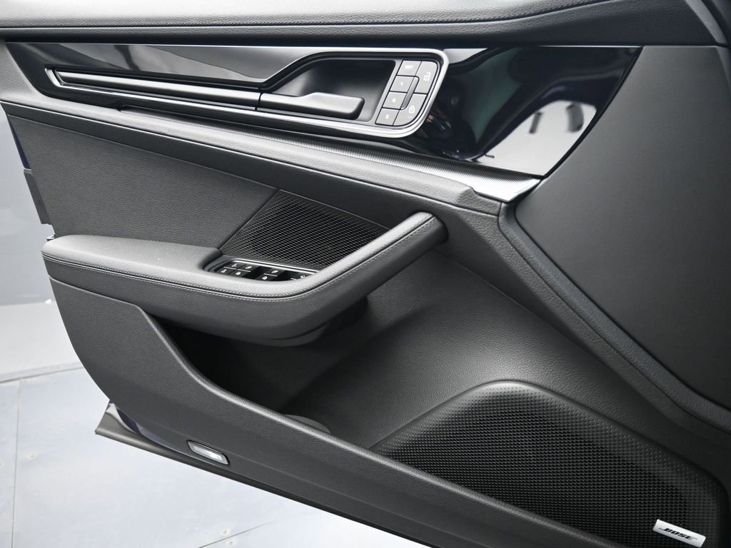 Certified 2025 Porsche Panamera image 23